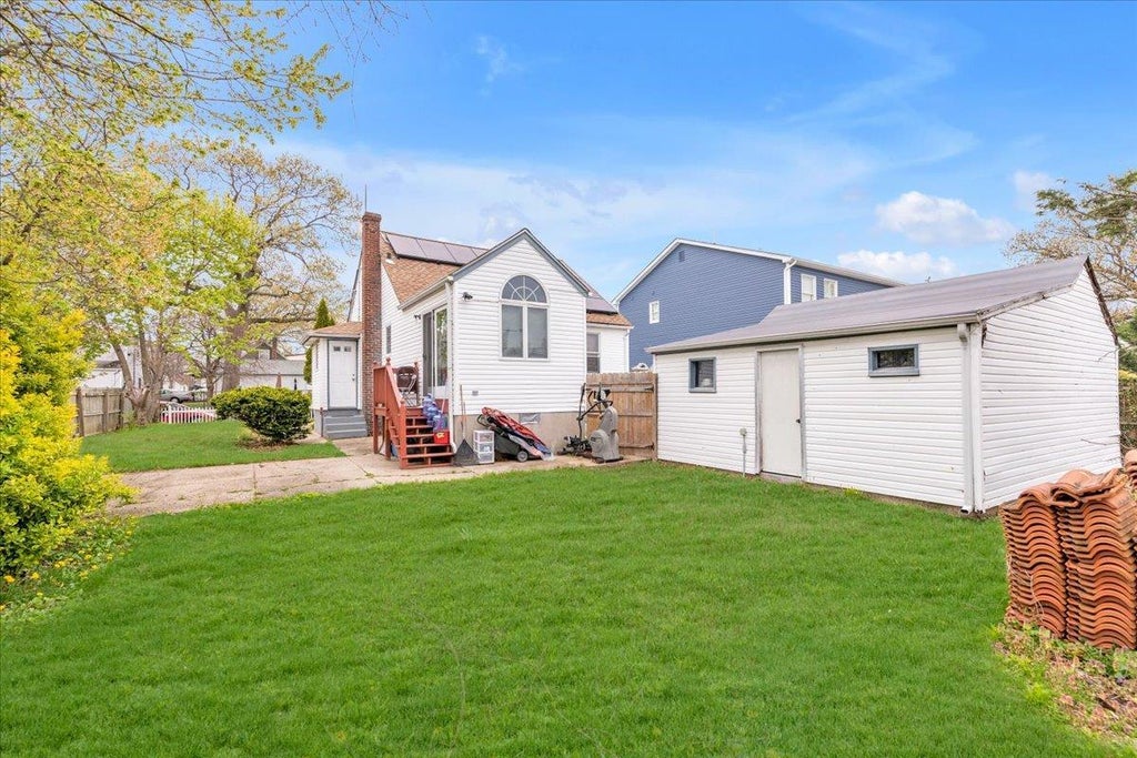 14 of 16 - 579 Keller Avenue, Elmont, NY