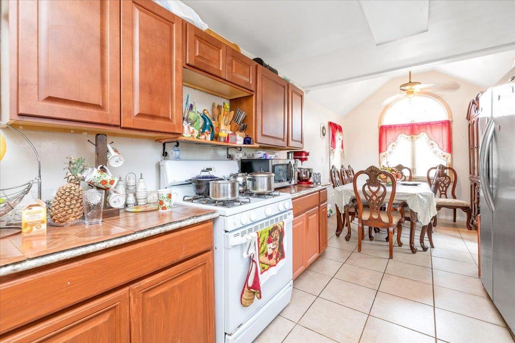 5 of 16 - 579 Keller Avenue, Elmont, NY