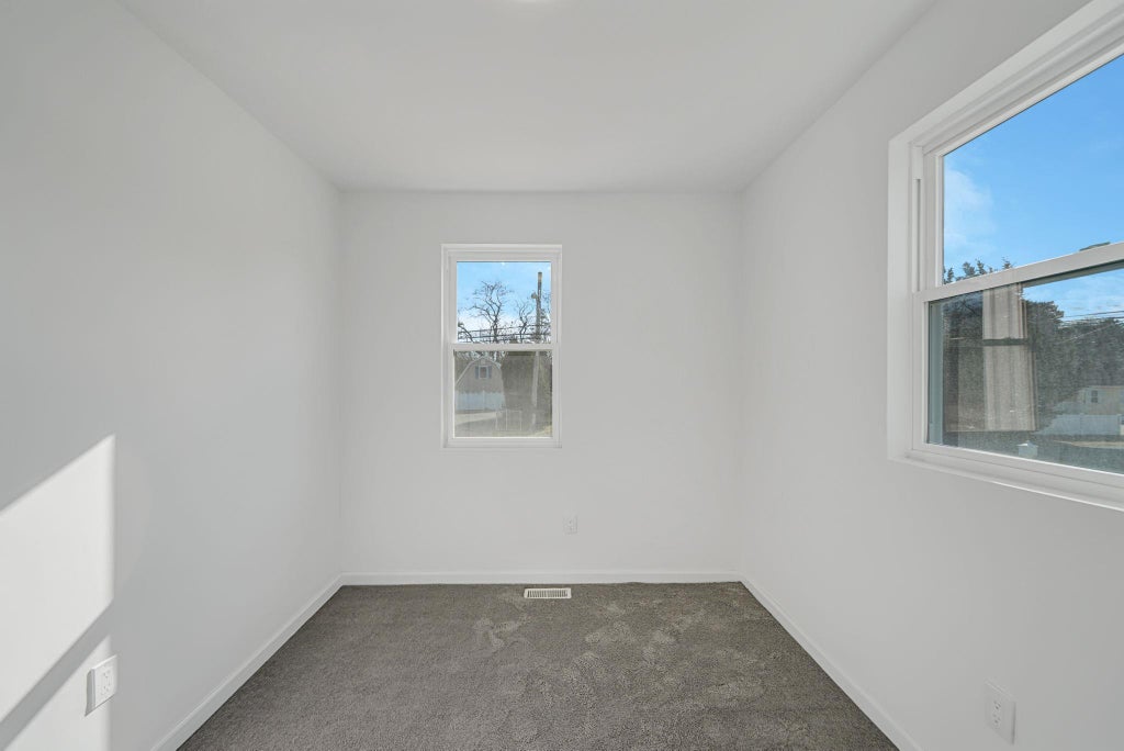9 of 27 - 81 Frederick Avenue, Bay Shore, NY