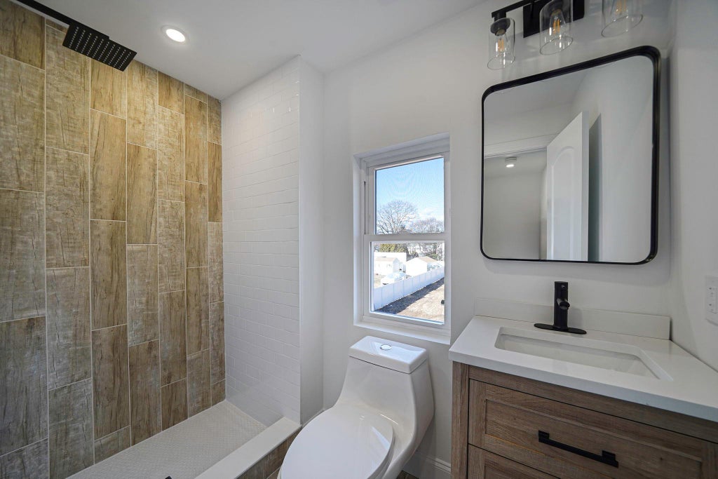 13 of 27 - 81 Frederick Avenue, Bay Shore, NY