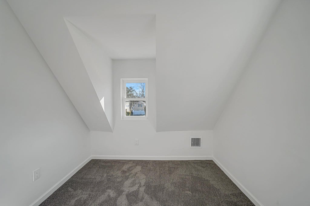 15 of 27 - 81 Frederick Avenue, Bay Shore, NY