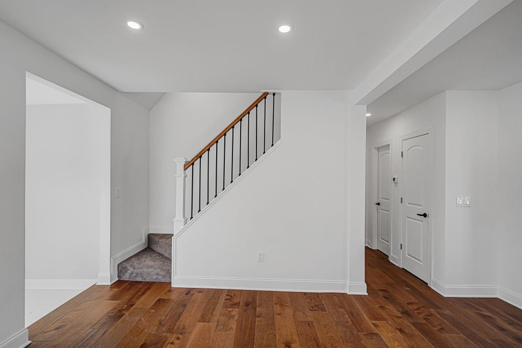 17 of 27 - 81 Frederick Avenue, Bay Shore, NY