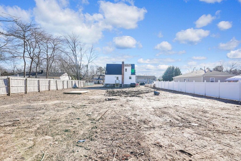 26 of 27 - 81 Frederick Avenue, Bay Shore, NY