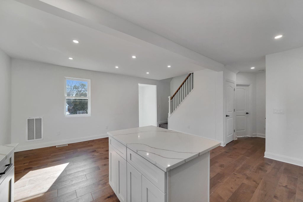 5 of 27 - 81 Frederick Avenue, Bay Shore, NY