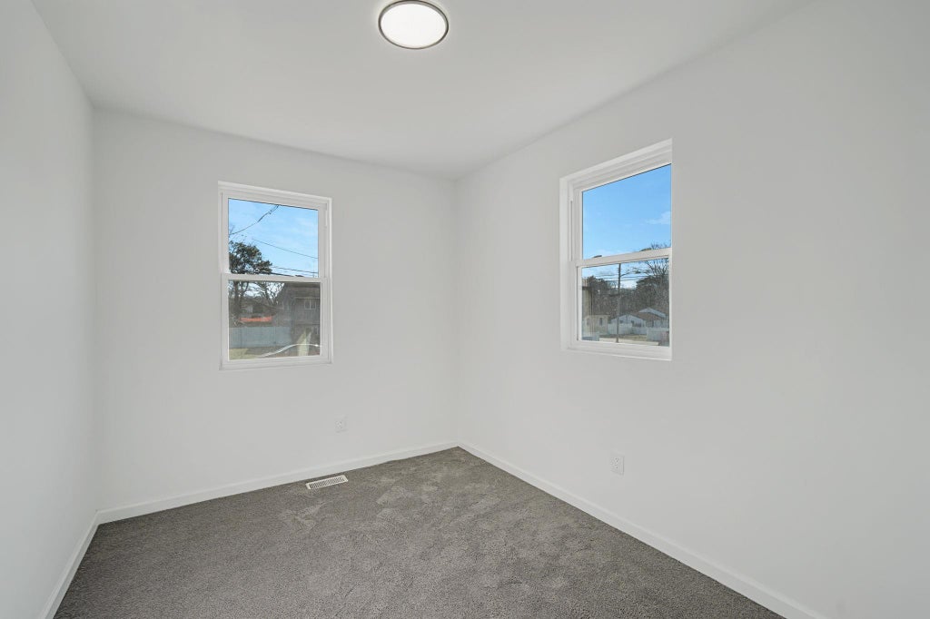 8 of 27 - 81 Frederick Avenue, Bay Shore, NY
