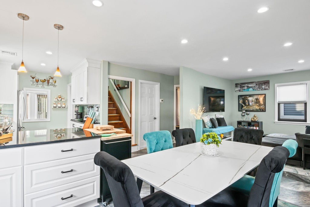 9 of 26 - 205 Goldenrod Avenue, Franklin Square, NY