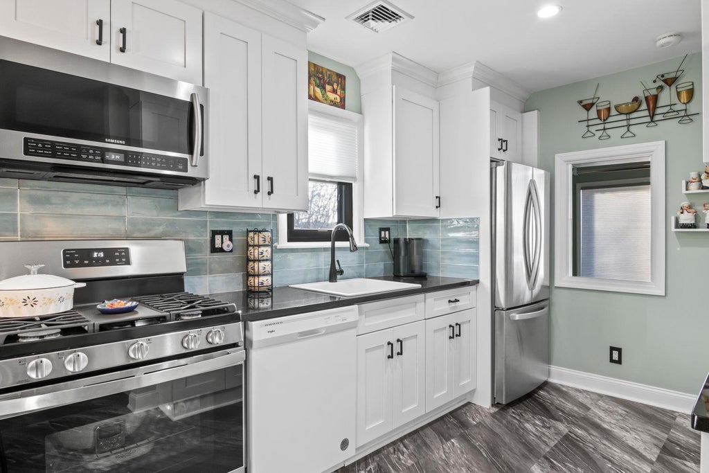12 of 26 - 205 Goldenrod Avenue, Franklin Square, NY