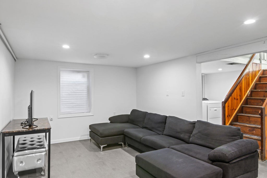 20 of 26 - 205 Goldenrod Avenue, Franklin Square, NY