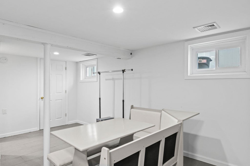 21 of 26 - 205 Goldenrod Avenue, Franklin Square, NY