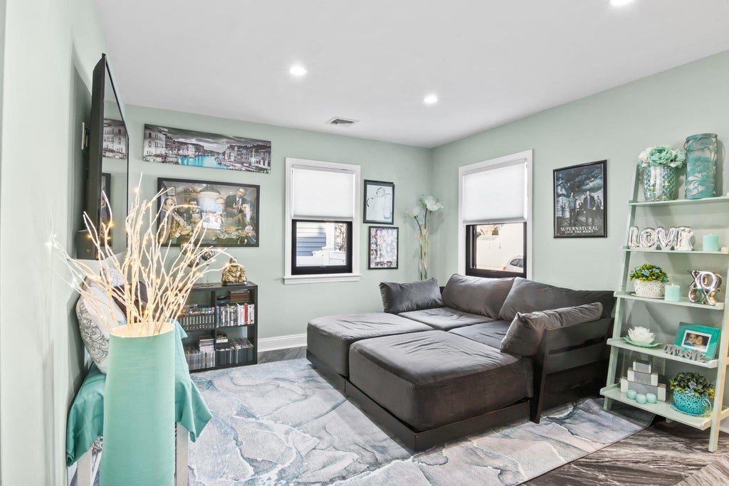 4 of 26 - 205 Goldenrod Avenue, Franklin Square, NY