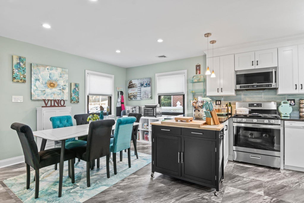 6 of 26 - 205 Goldenrod Avenue, Franklin Square, NY