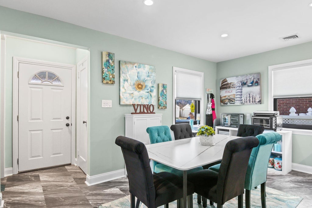 7 of 26 - 205 Goldenrod Avenue, Franklin Square, NY