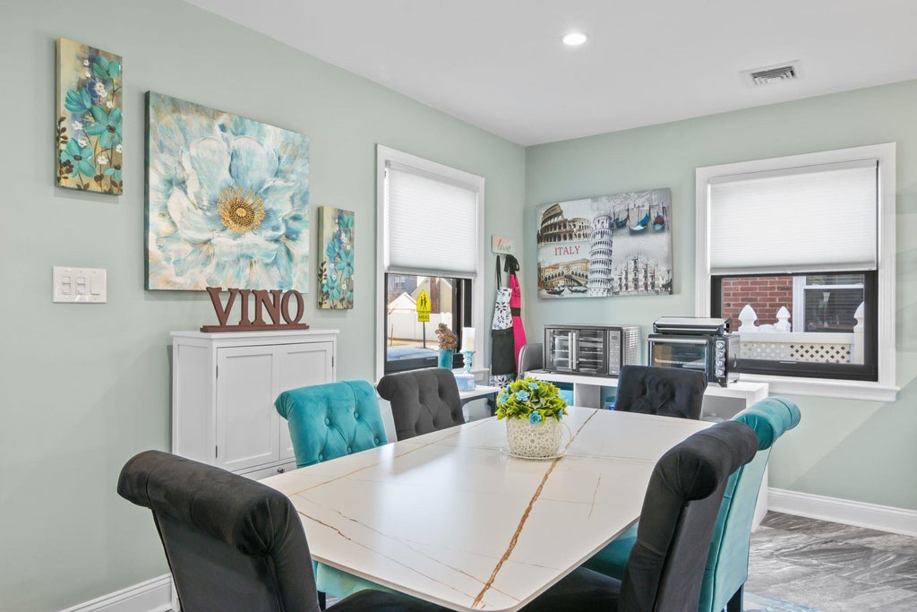 8 of 26 - 205 Goldenrod Avenue, Franklin Square, NY