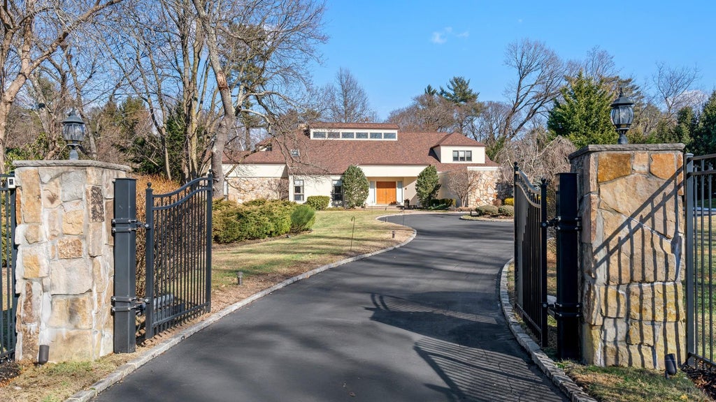 1 of 30 - 23 Store Hill Road, Old Westbury, NY