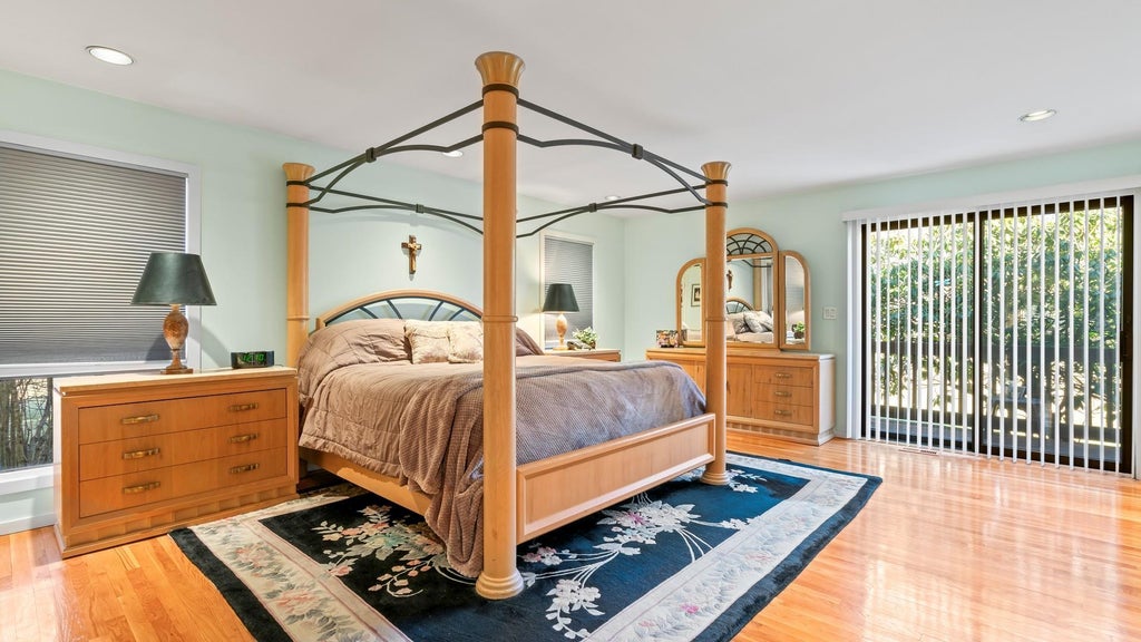 13 of 30 - 23 Store Hill Road, Old Westbury, NY