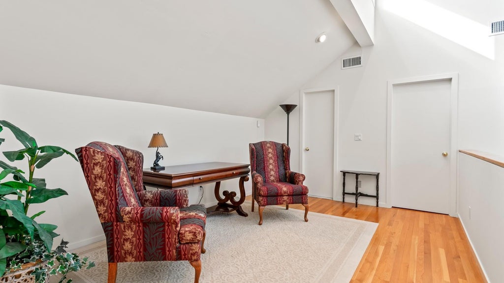 19 of 30 - 23 Store Hill Road, Old Westbury, NY