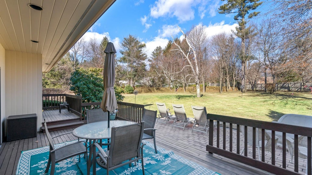23 of 30 - 23 Store Hill Road, Old Westbury, NY