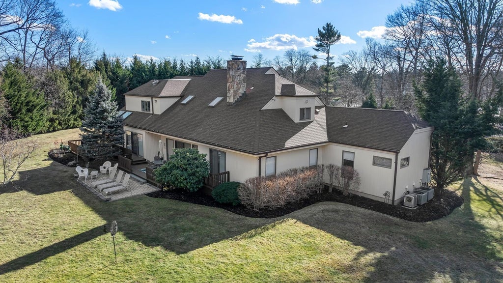 25 of 30 - 23 Store Hill Road, Old Westbury, NY