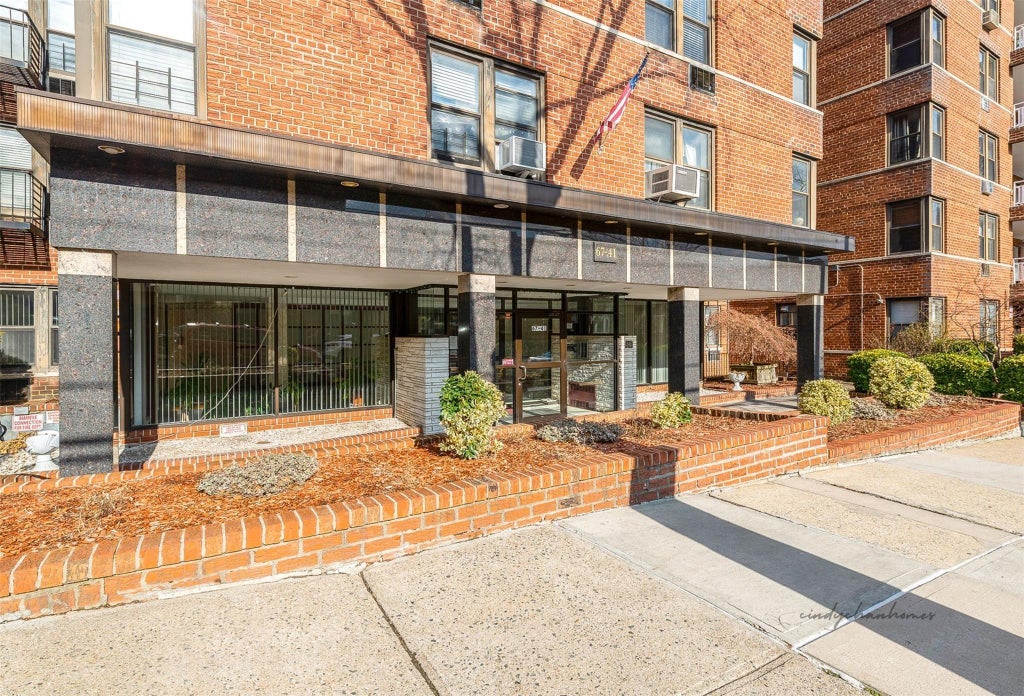 1 of 4 - 67-41 Burns St. # 617, Forest Hills, NY