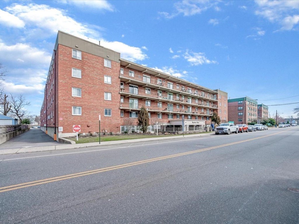 1 of 29 - 200 Atlantic Avenue # 237, Lynbrook, NY
