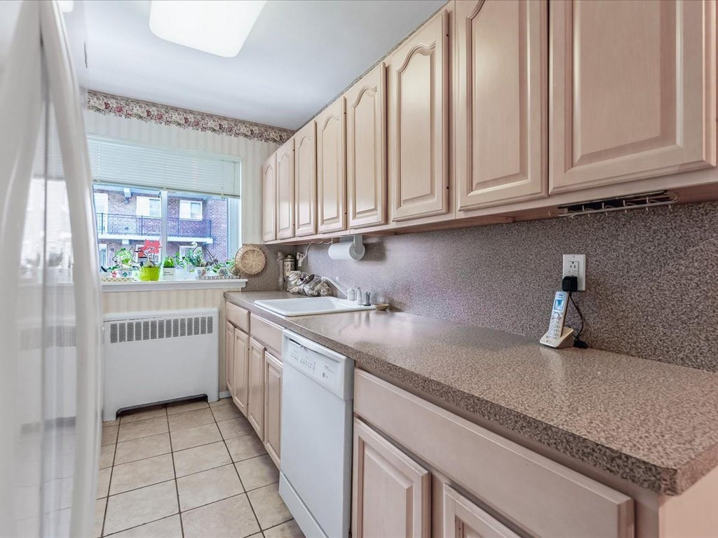 15 of 29 - 200 Atlantic Avenue # 237, Lynbrook, NY