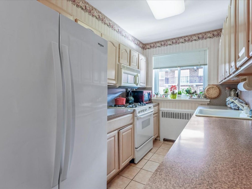 16 of 29 - 200 Atlantic Avenue # 237, Lynbrook, NY