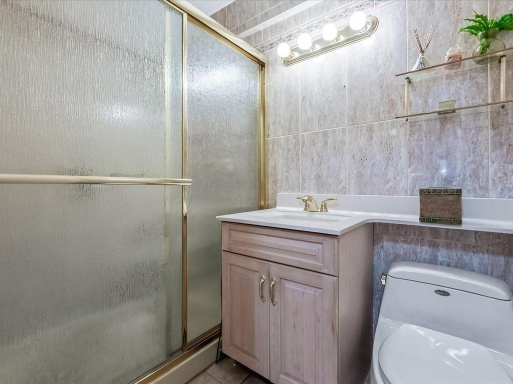 20 of 29 - 200 Atlantic Avenue # 237, Lynbrook, NY