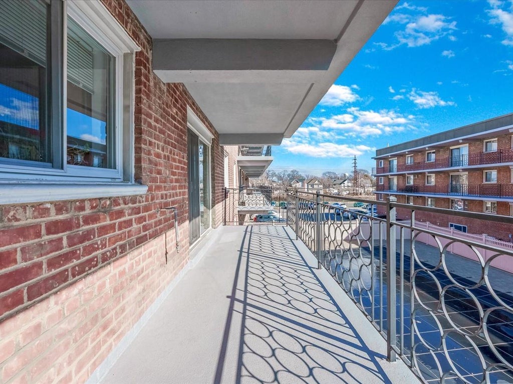 21 of 29 - 200 Atlantic Avenue # 237, Lynbrook, NY