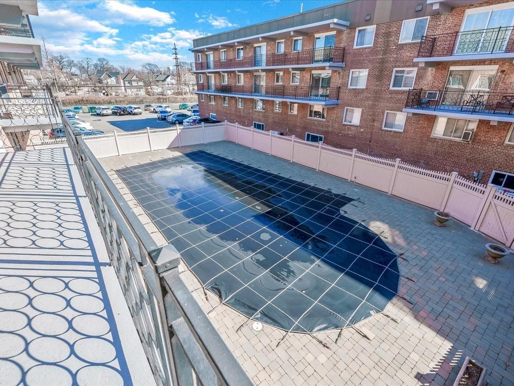 22 of 29 - 200 Atlantic Avenue # 237, Lynbrook, NY