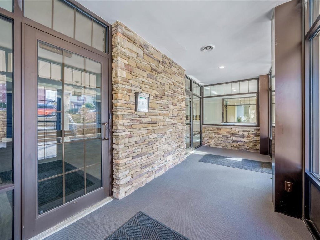 4 of 29 - 200 Atlantic Avenue # 237, Lynbrook, NY