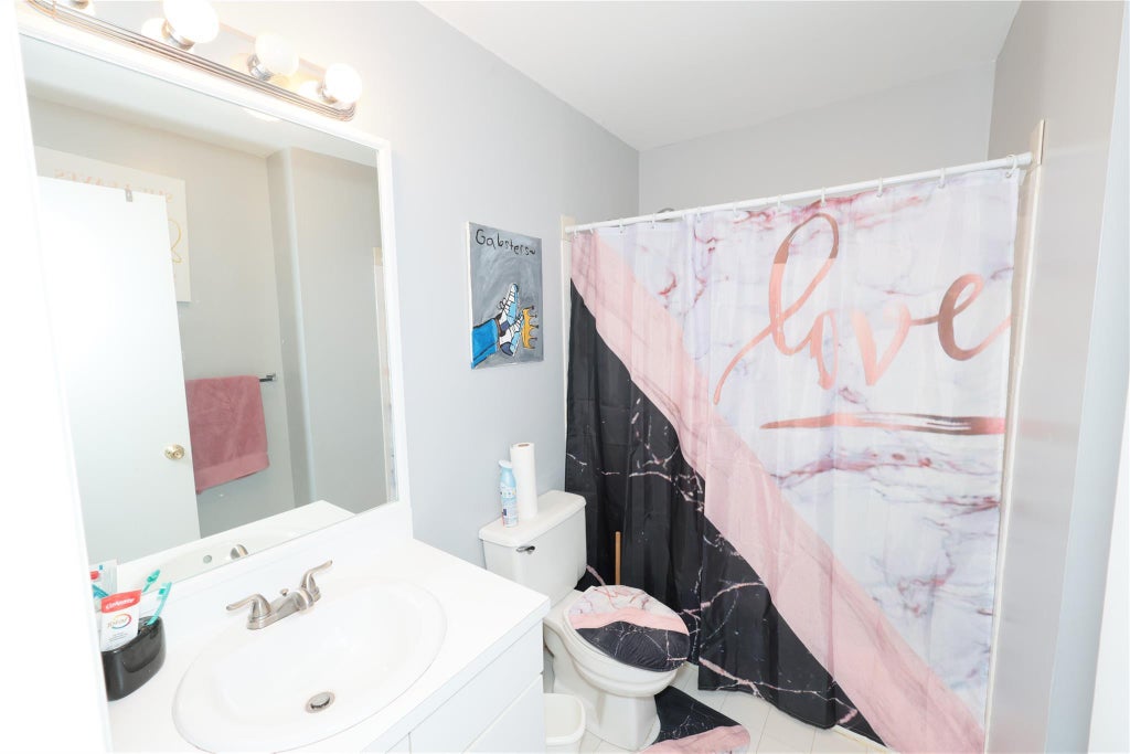 10 of 17 - 15 Goldenwood Circle, Central Islip, NY