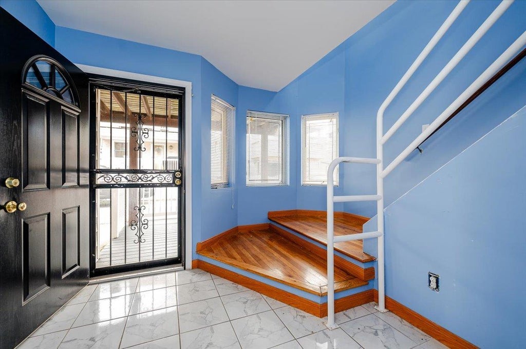 2 of 33 - 45 Wisconsin St., Long Beach, NY