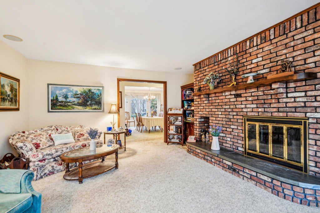 11 of 27 - 11 Woodcutters Path, Nissequogue, NY