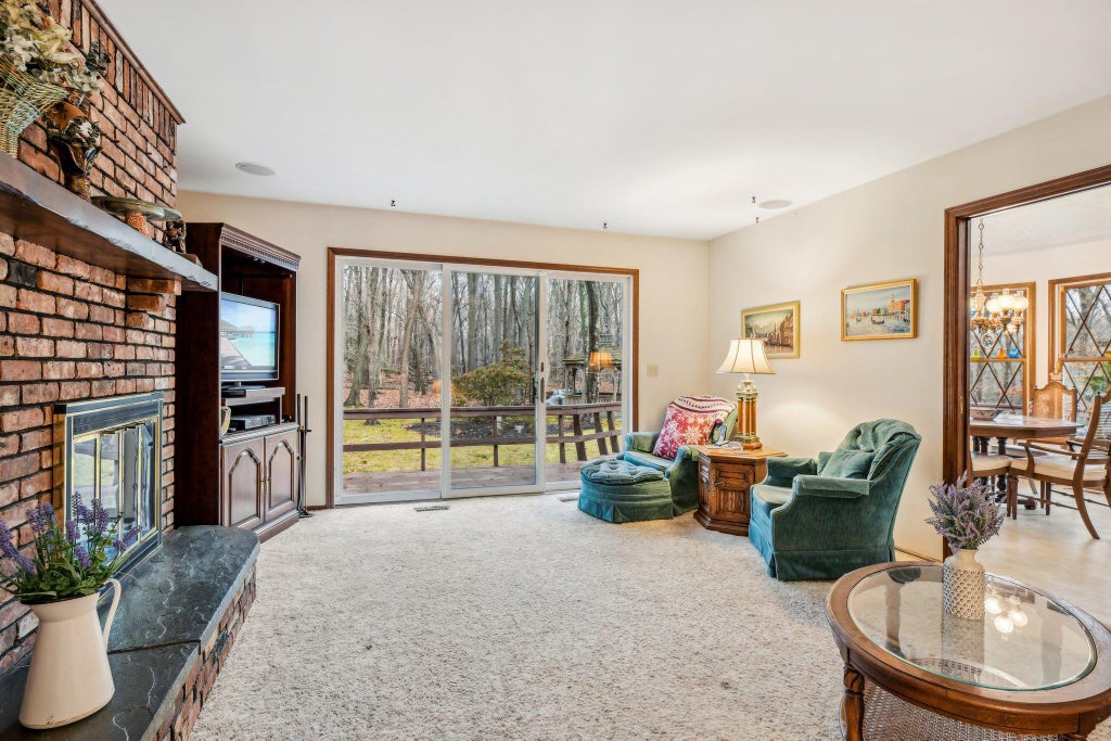 12 of 27 - 11 Woodcutters Path, Nissequogue, NY