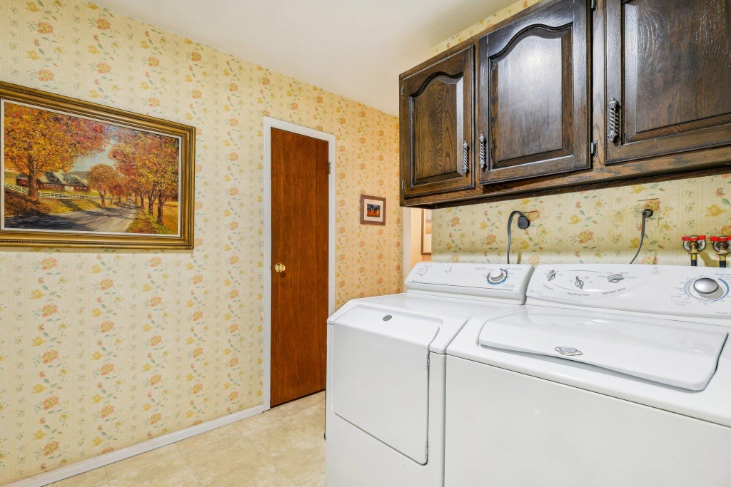 20 of 27 - 11 Woodcutters Path, Nissequogue, NY