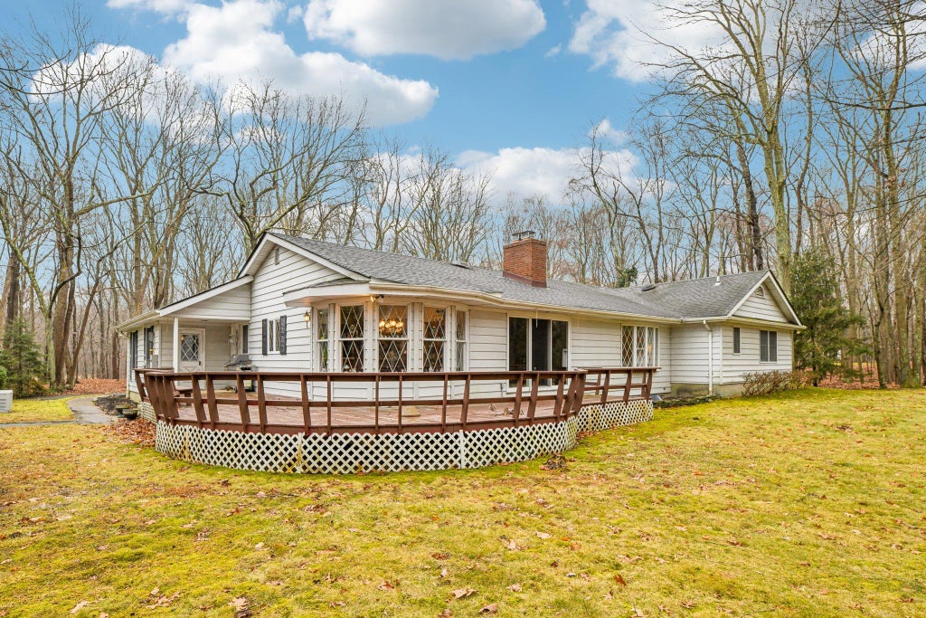 23 of 27 - 11 Woodcutters Path, Nissequogue, NY