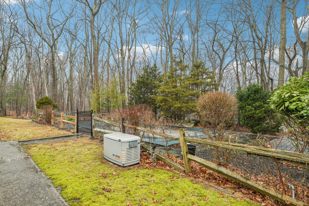 24 of 27 - 11 Woodcutters Path, Nissequogue, NY