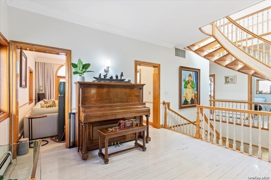 10 of 42 - 6 Summit Place, Malba, NY