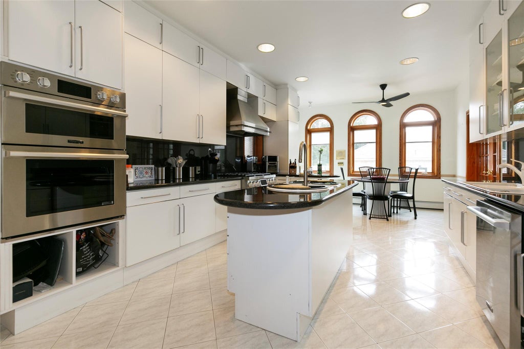 15 of 42 - 6 Summit Place, Malba, NY