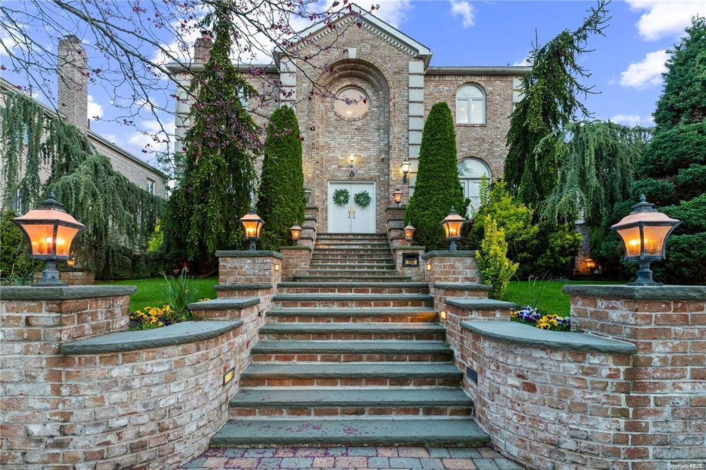 1 of 42 - 6 Summit Place, Malba, NY
