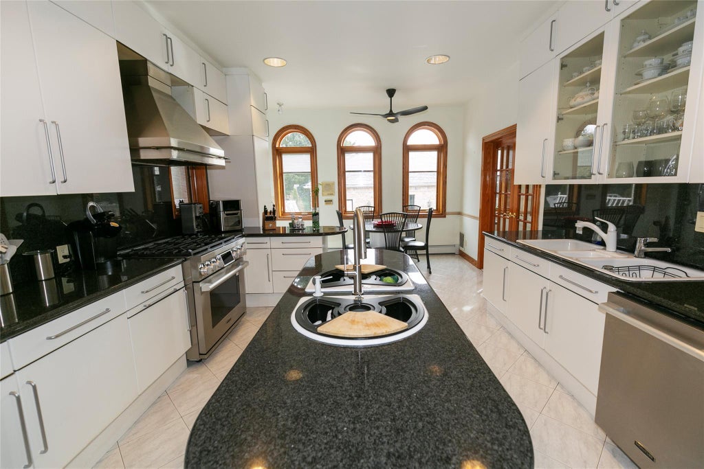 22 of 42 - 6 Summit Place, Malba, NY