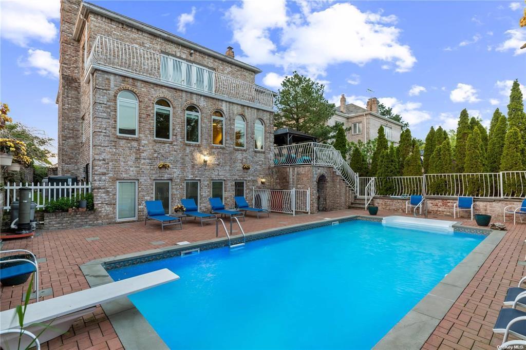 3 of 42 - 6 Summit Place, Malba, NY