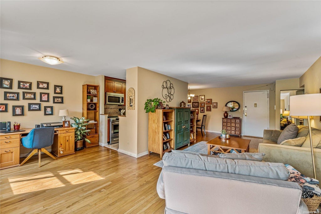 13 of 24 - 1 Birchwood # 2j, Mineola, NY