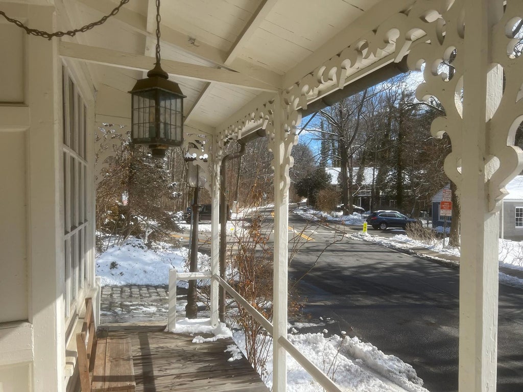 3 of 44 - 696 Oak Tree Road, Palisades, NY