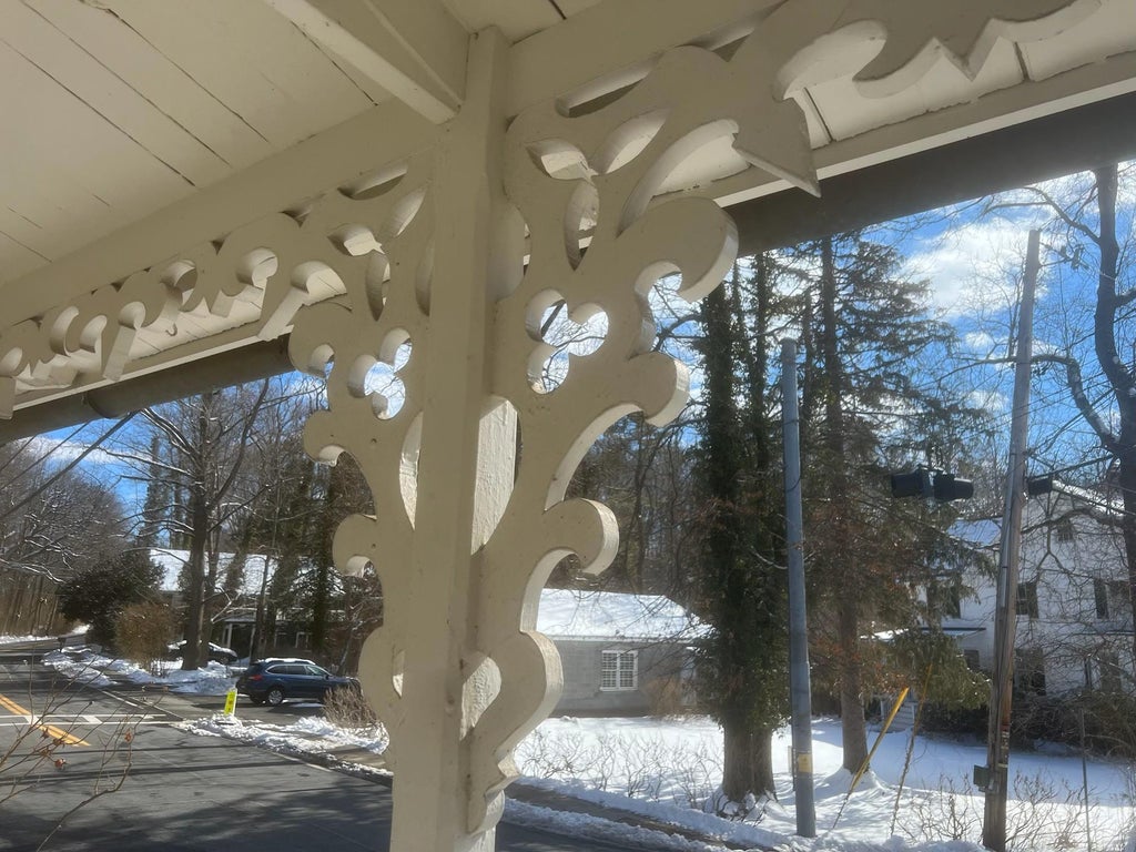40 of 44 - 696 Oak Tree Road, Palisades, NY
