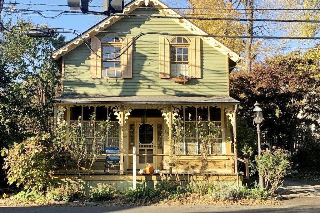 42 of 44 - 696 Oak Tree Road, Palisades, NY