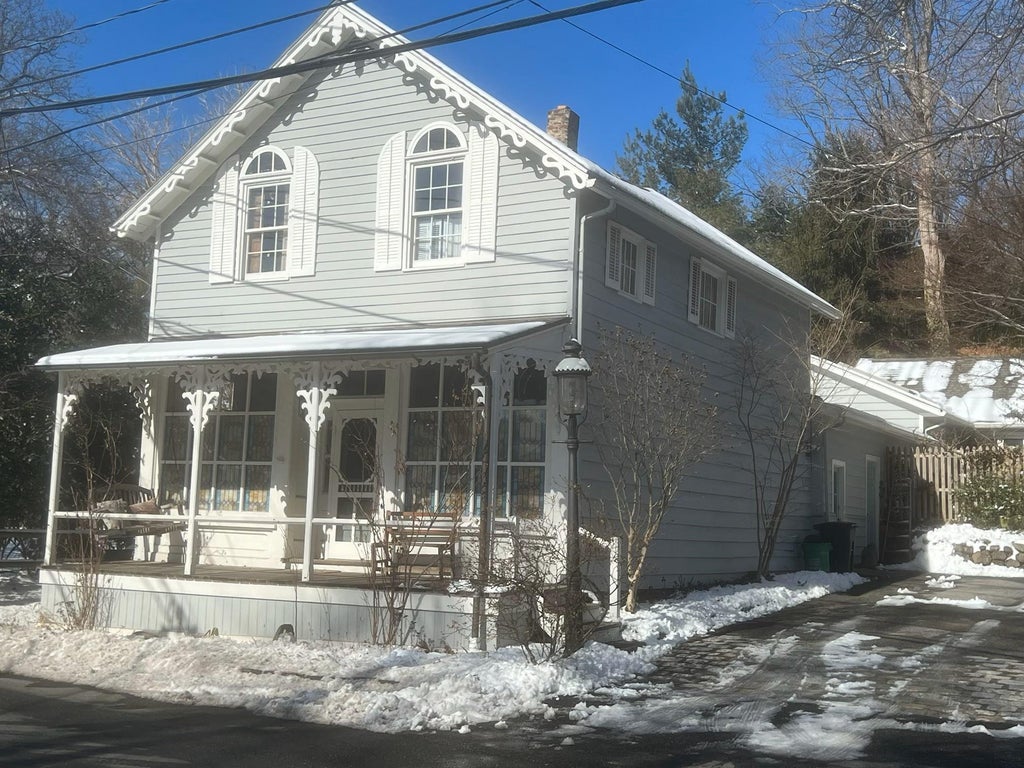 43 of 44 - 696 Oak Tree Road, Palisades, NY
