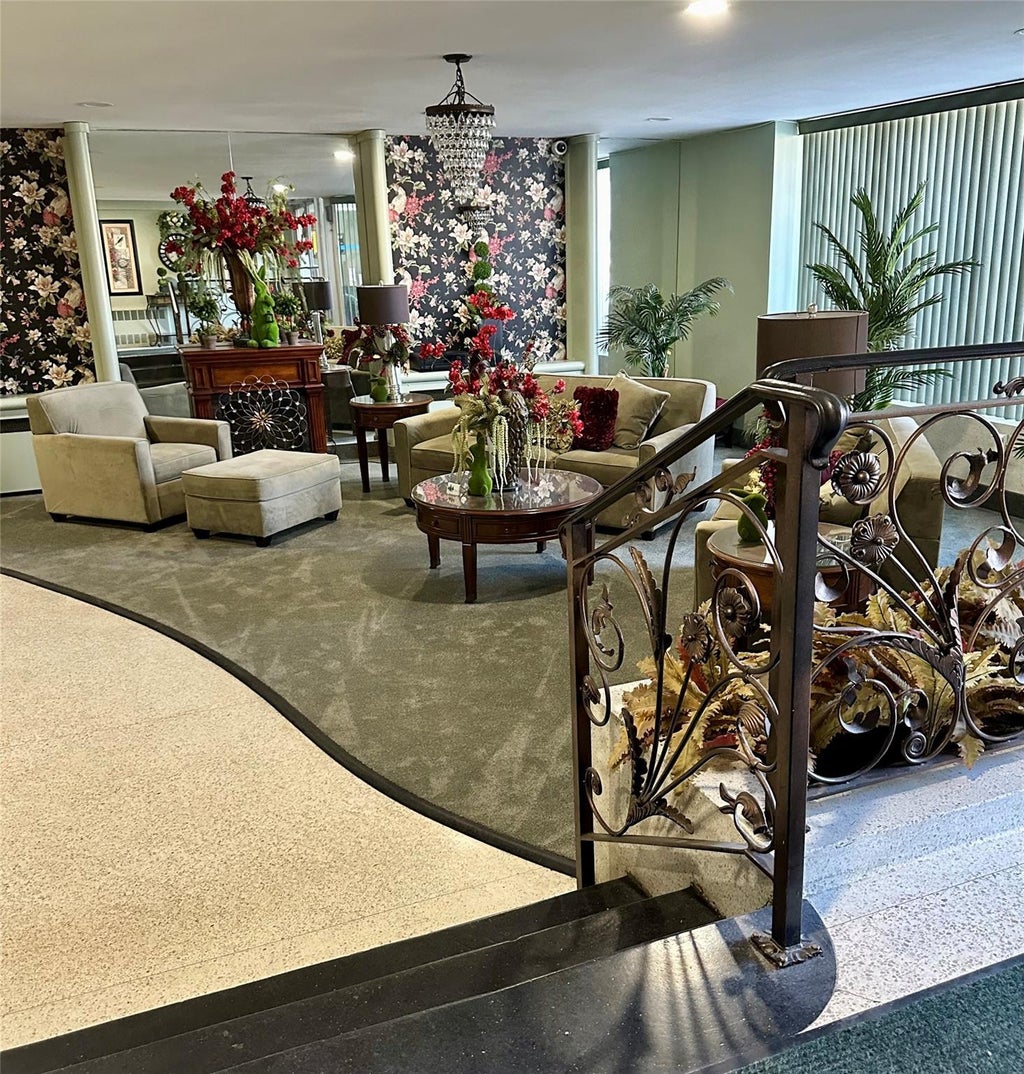 1 of 14 - 504 Merrick Road 3k, Lynbrook, NY