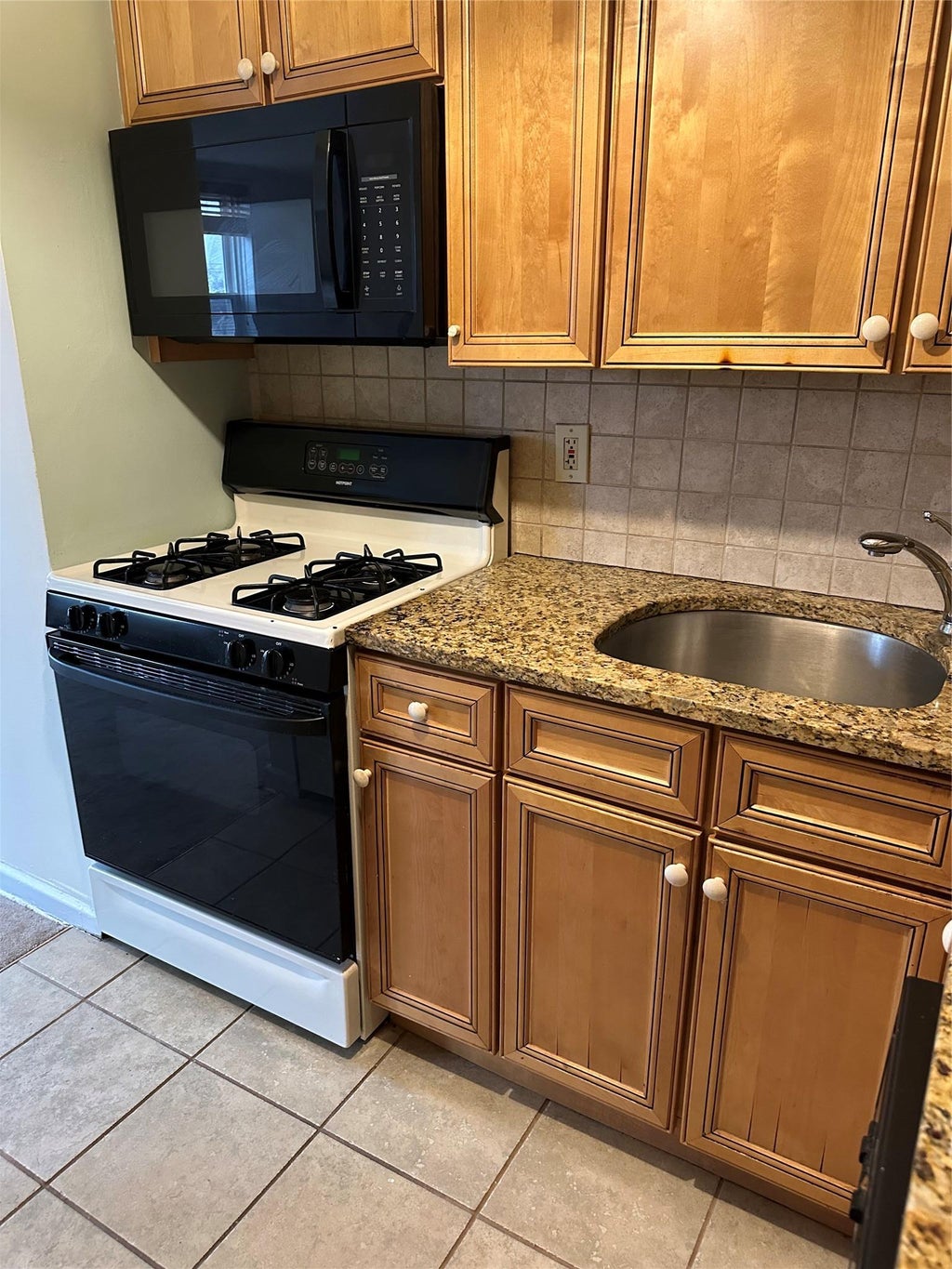 10 of 14 - 504 Merrick Road 3k, Lynbrook, NY