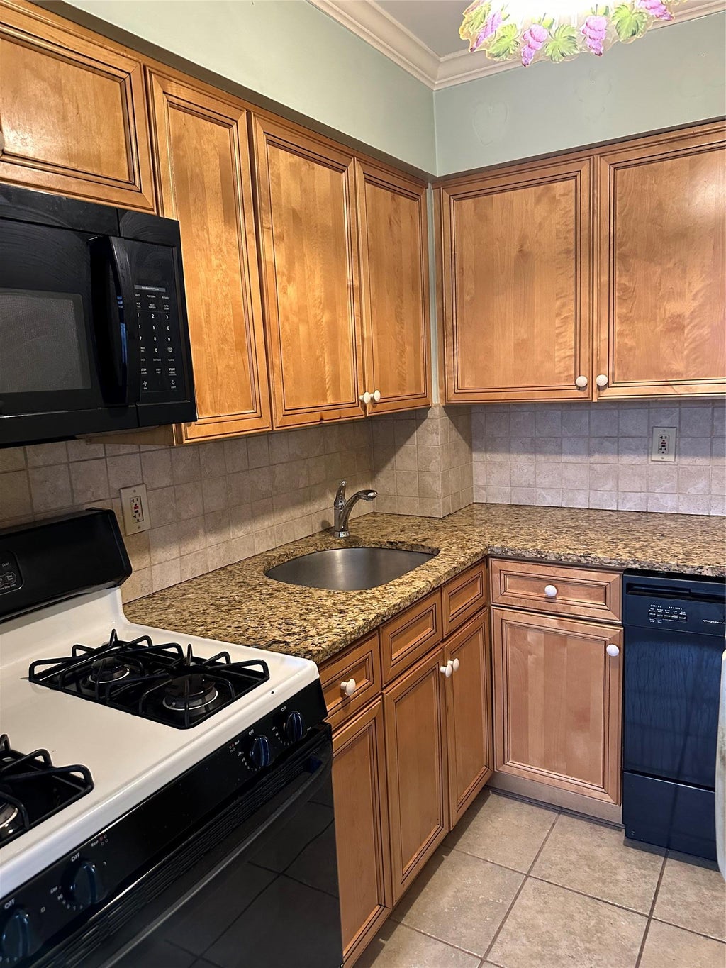 11 of 14 - 504 Merrick Road 3k, Lynbrook, NY